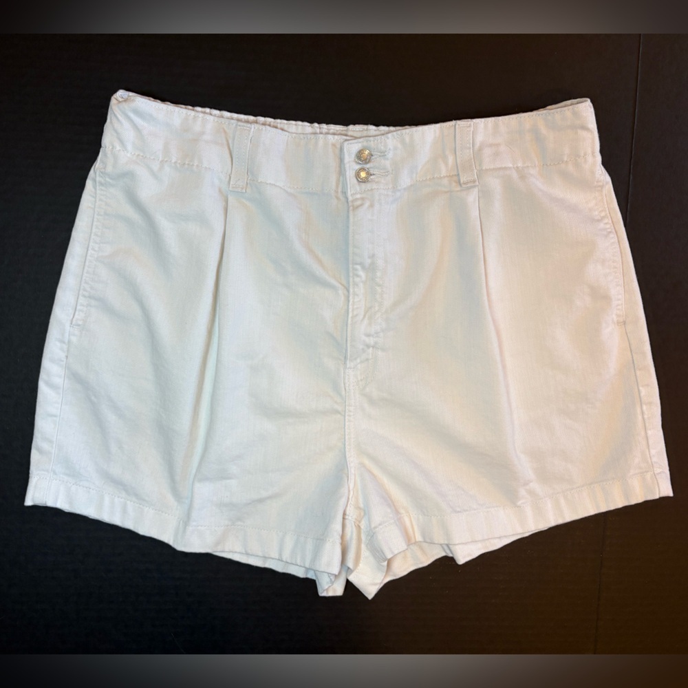Denizen from Levi’s white loose a-line jean shorts pleated 100% cotton size 16